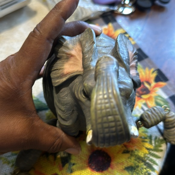 Elephant Shelf sculpture - Picture 5 of 9